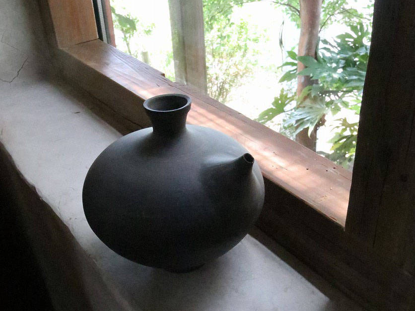 earthenware pot